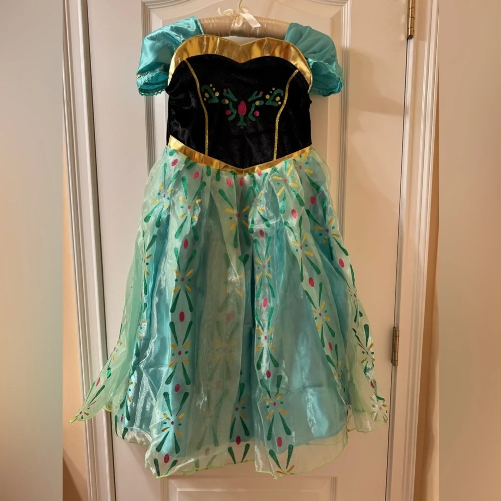 NWOT Green And Black Princess Dress Size 7-8 Years